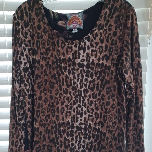 Johnny Was LA Women’s S Long Sleeve Leopard Print Bamboo/Spandex Top – Boho Chic - Picture 1 of 7